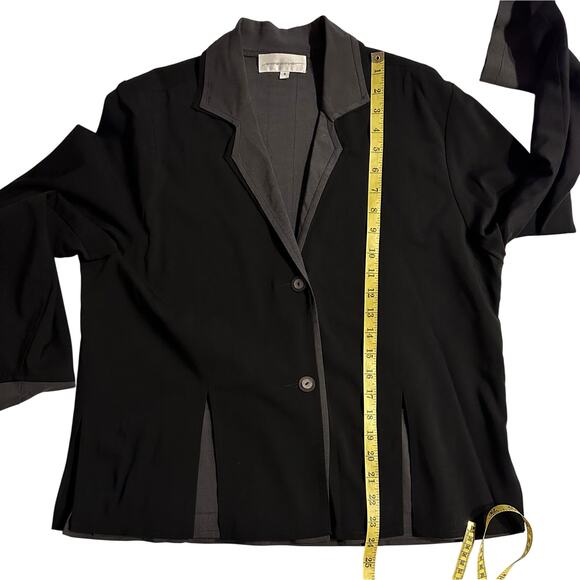 Susans Black Women’s Size Small black w/ gray collar & Sleeves Blazer Jacket - Picture 9 of 10